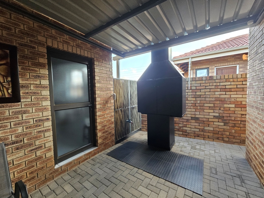 2 Bedroom Property for Sale in Flamwood North West